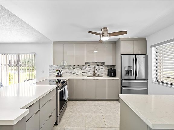 2nd image of 404 Lakeview Dr APT 104