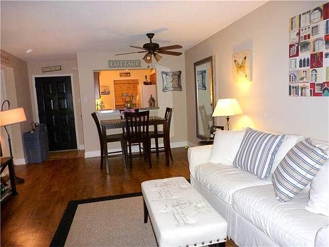 1st image of 3320 Timberlane Way