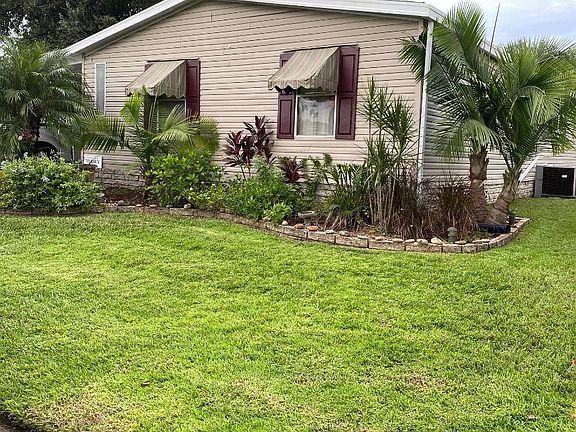 3rd image of 83 Hewlett Dr