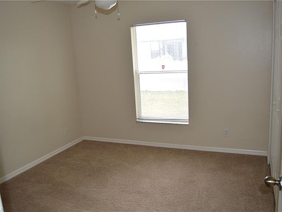 5th image of 2733 SW 24th Ave