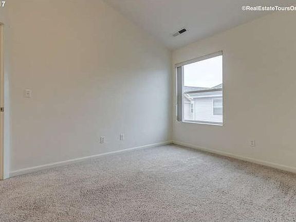 5th image of 5644 NE Hidden Creek Dr