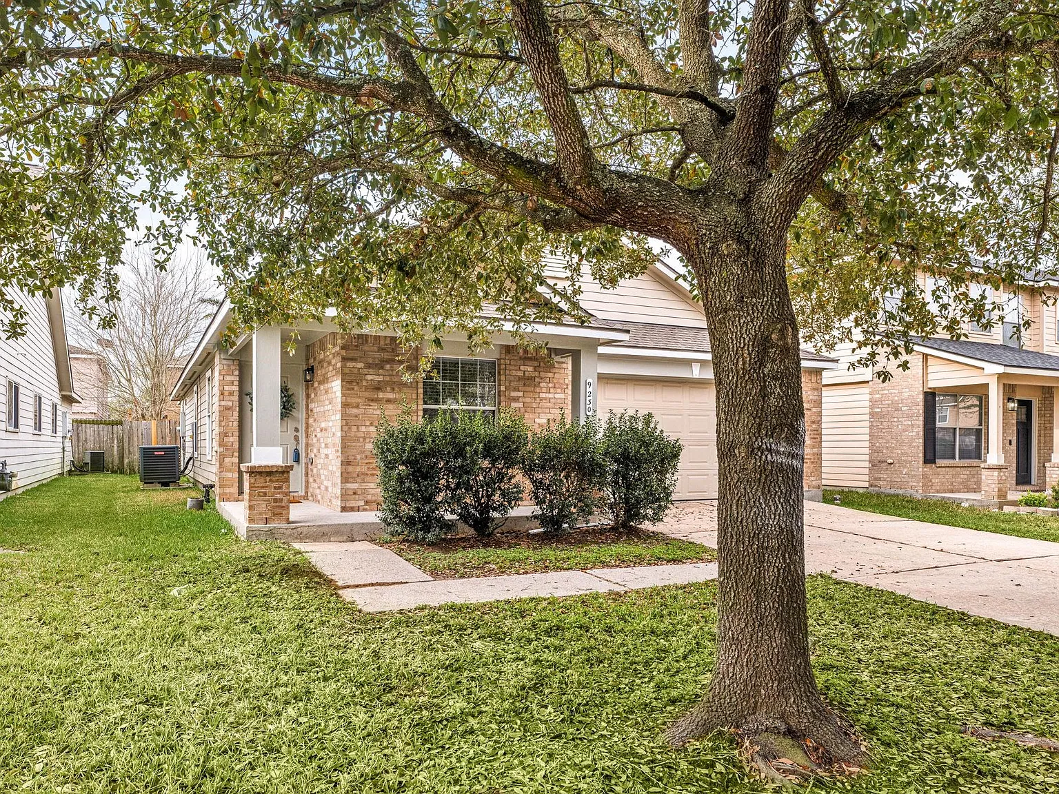3 bed, 2.0 bath, 1638 sqft, $2,200 — Photo 4