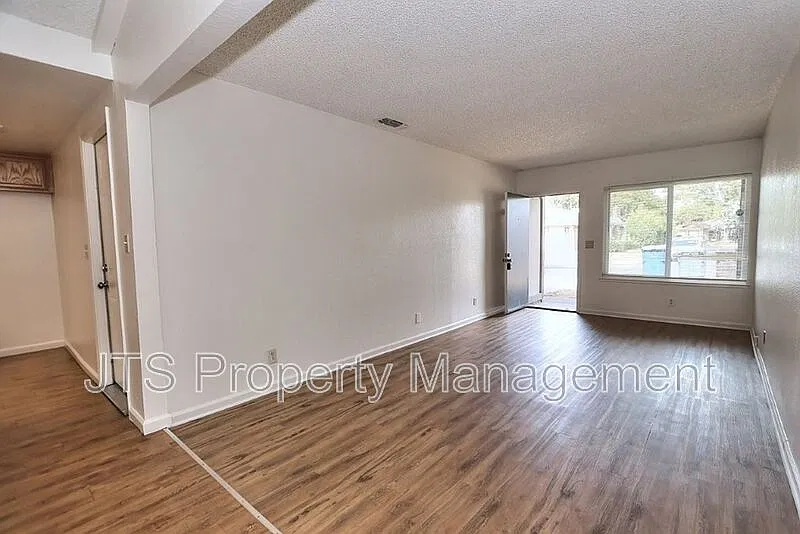 2 bed, 2.0 bath, 1114 sqft, $1,795 — Photo 2