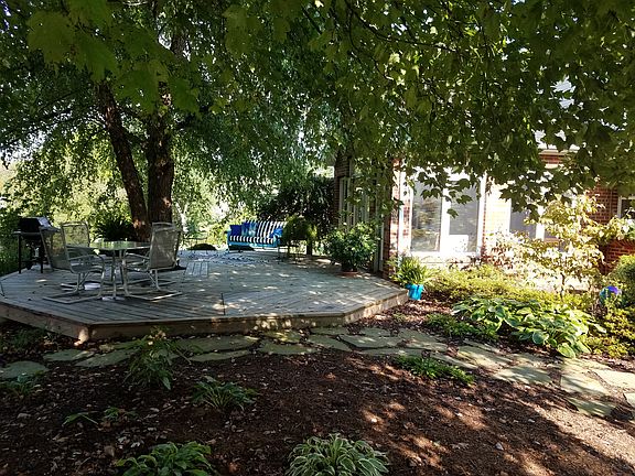 Outdoor Entertainment Deck