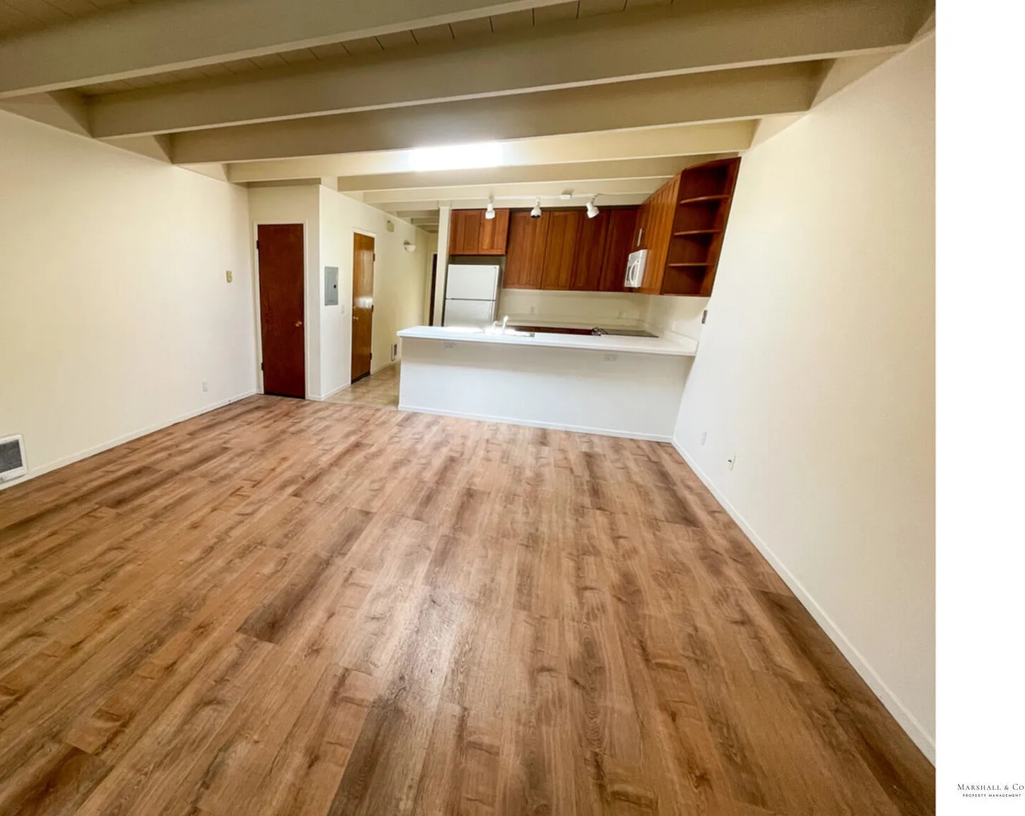 1br/1ba In Quiet West Side Downtown Triplex, Pkng, Deck,,Laundry, Lam. Hrdwd Floor! — Photo 3