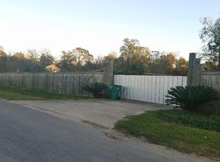 200 E Barkley St, Sour Lake, TX 77659