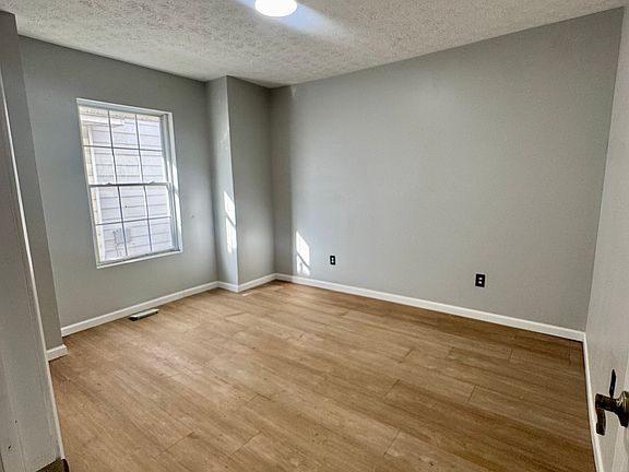3rd image of 2641 4th Ave