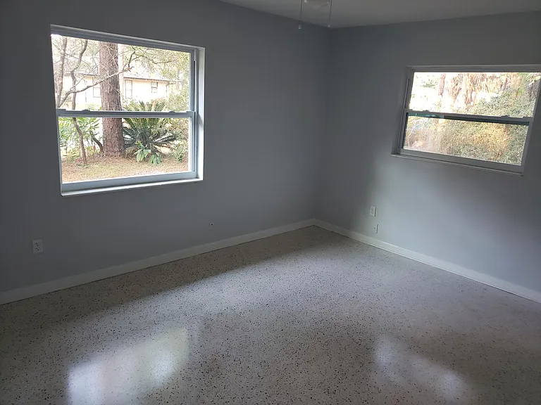 6000 E Lynn St — Photo 3