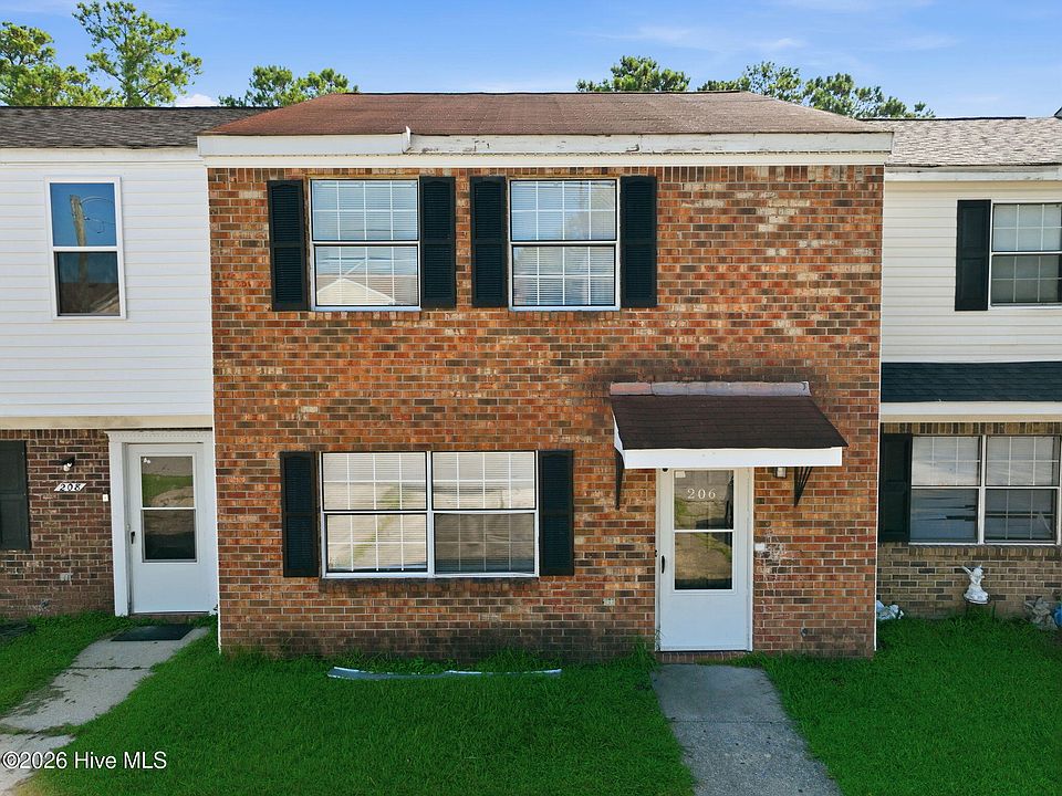 1st image of 206 Myrtlewood Circle