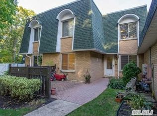 799 Blue Ridge Dr, Medford, NY 11763