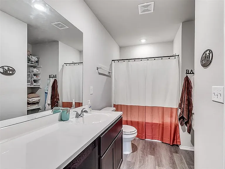 496 SE 7th Pl — Photo 5