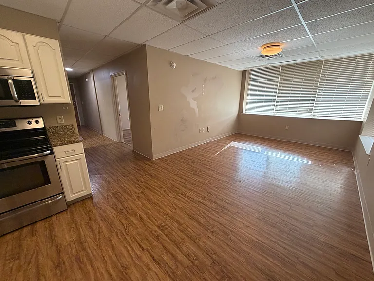1404 Caldwell St #2 — Photo 2