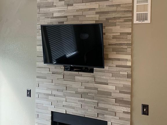 3rd image of 6001 S Yosemite St
