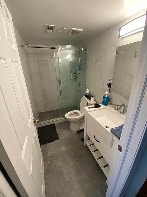 2nd image of 722 Sansom St #200