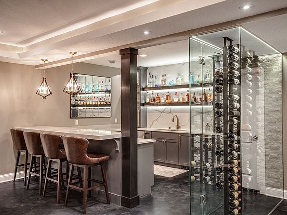 124bottle glass wine display