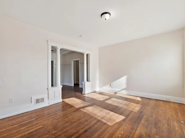 2400 Baldwin St, Detroit, MI 48214