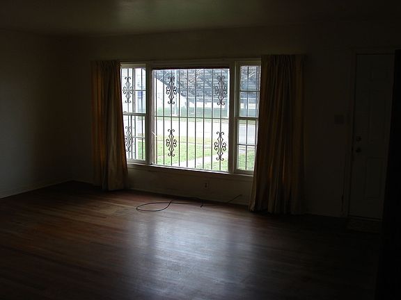 2nd image of 550 N Bonham St