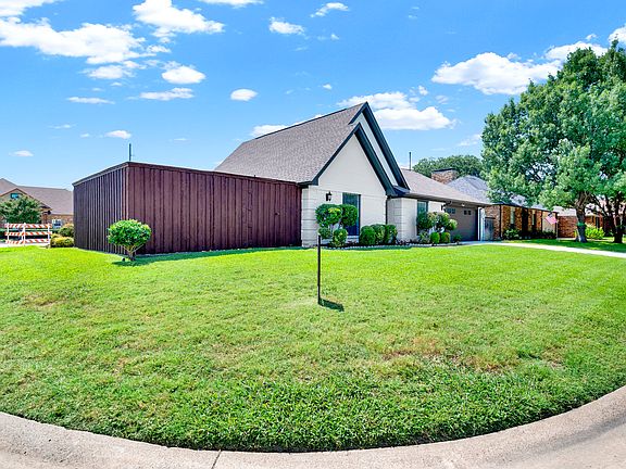 3rd image of 2713 Pinery Ln