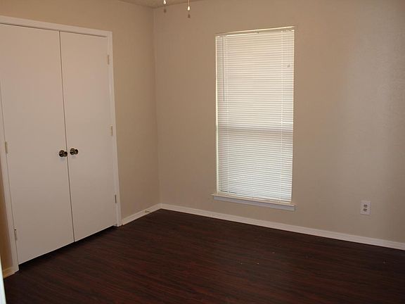2nd image of 2822 Green Oaks Dr
