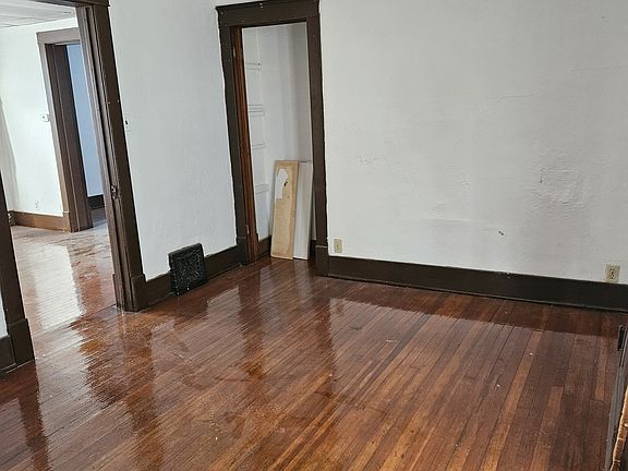 5th image of 1424 W Palmer Ave