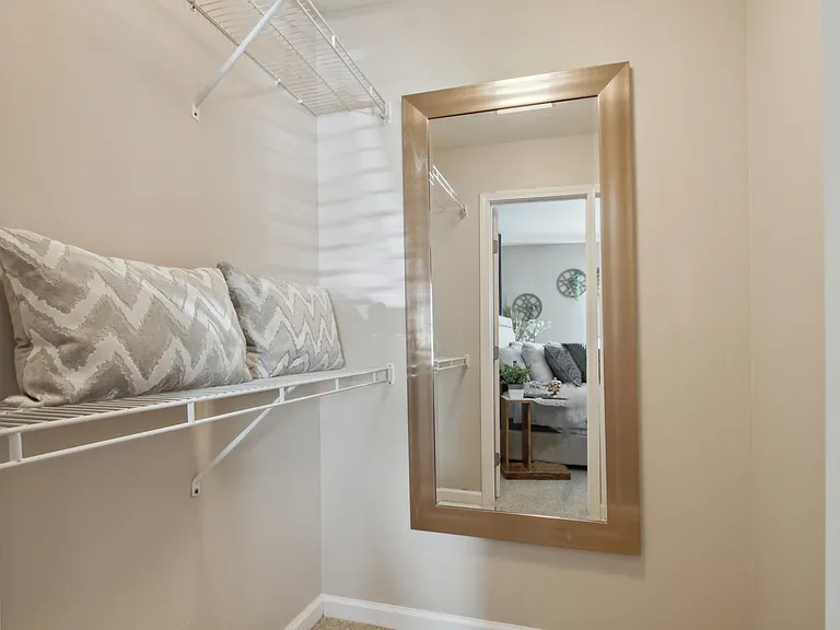 Emerald Pointe Apartment Homes — Photo 14