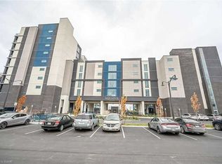 16 Concord Pl #801, Grimsby, ON