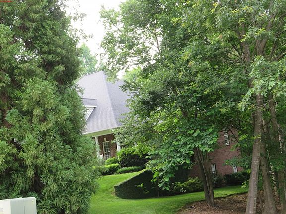 3rd image of 209 Hickory Lane Dr