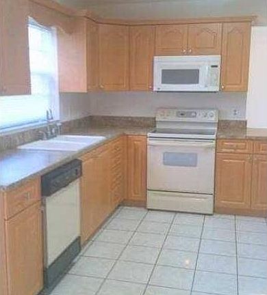 2nd image of 615 Woodgate Ln