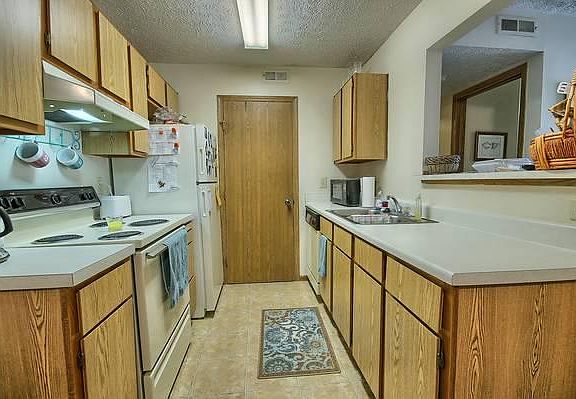 5th image of 5628 Windrift Dr