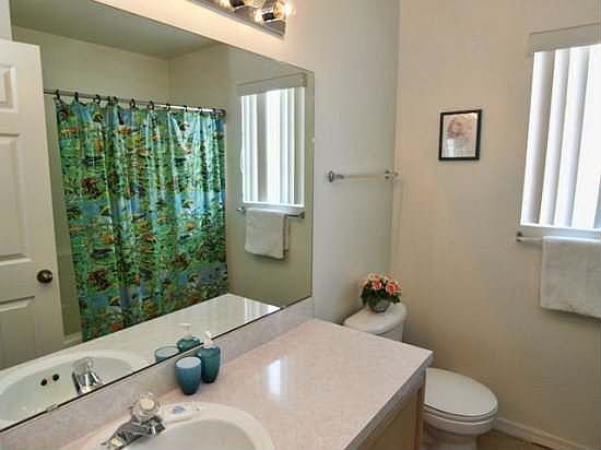 HL5P228-Bathroom-2