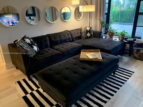 2 NE 44th St, Miami, FL 33137