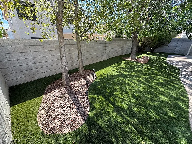 10034 Chinook Gale Ct — Photo 13