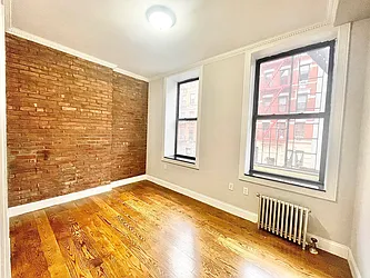 Rented by Century 21 Premier 