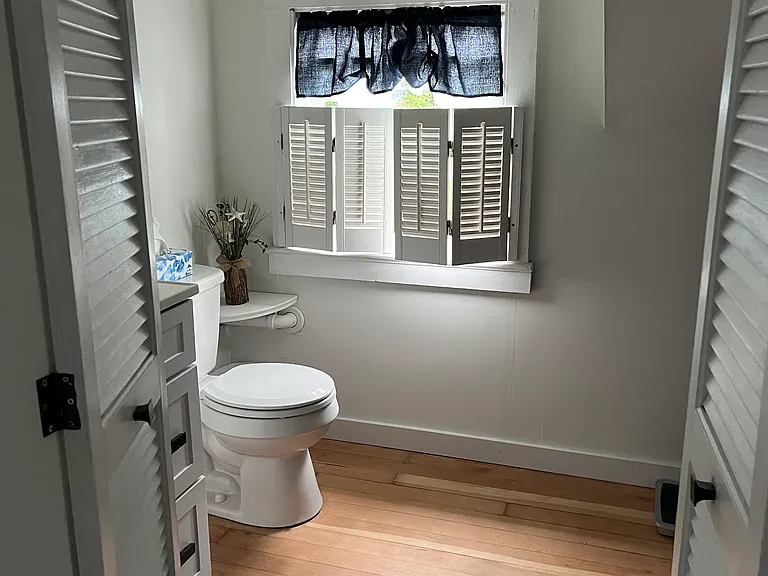 bathroom in main bedroom