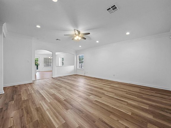 4th image of 2409 Hallie Ln