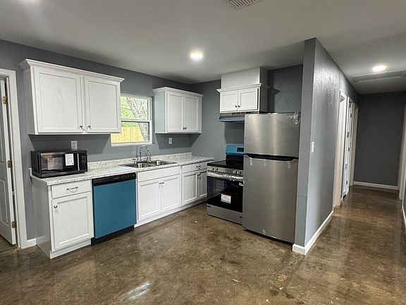 5th image of 411A Sycamore St #A