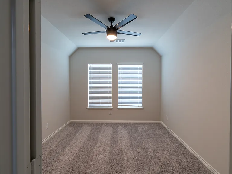 14421 McClint St — Photo 45