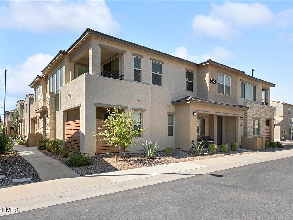 1st image of 733 E LARK Street #202