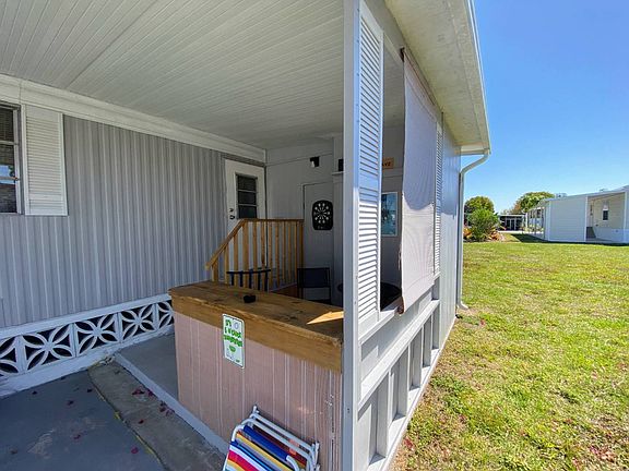 4th image of 283 Poinsettia Dr