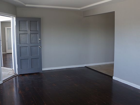 3rd image of 2639 S Fairfax Ave #1