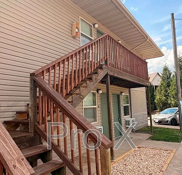 930 N Goetz Blvd #1 — Photo 2