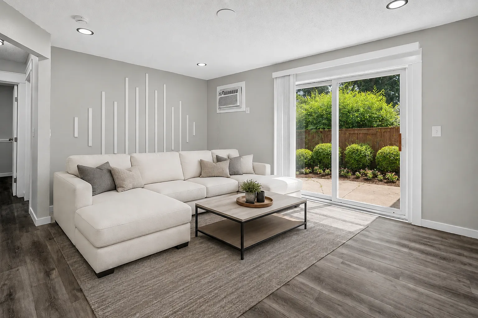 2 bed, 775 sqft, $950 — Photo 1