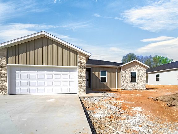 3rd image of 43 Whitley Ln