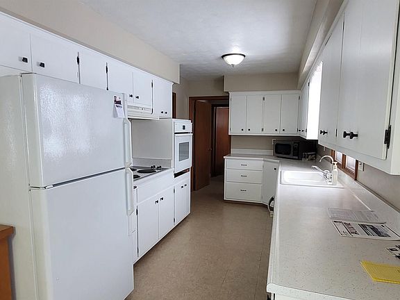 4th image of 400 N Myers St