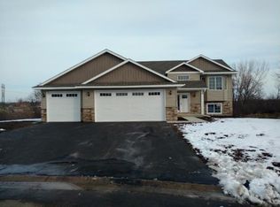 9152 Leaf Cir, Monticello, MN 55362