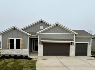 4628 SW Robinson Dr, Lees Summit, MO 64083