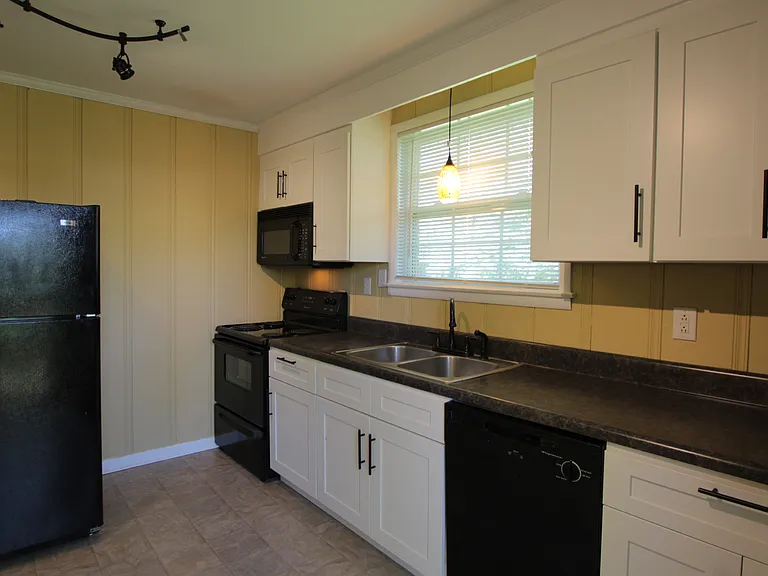 2425 Chapel Ave #B — Photo 18