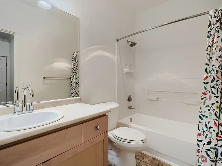 25025 SE Klahanie Blvd #B202 — Photo 9
