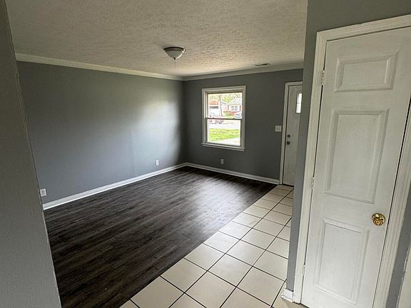 3rd image of 4508 Plane Tree Dr