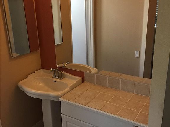 5th image of 13104 Glen Ct Unit 32
